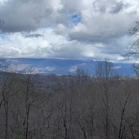 Cozy Cabin With Hot Tub And Smoky Mountain Views! Βίλα Bryson City Εξωτερικό φωτογραφία