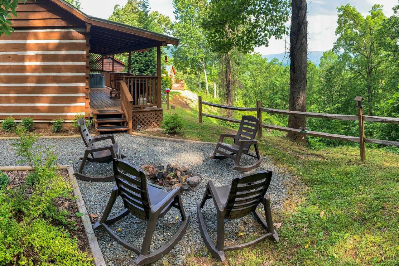 Cozy Cabin With Hot Tub And Smoky Mountain Views! Βίλα Bryson City Εξωτερικό φωτογραφία