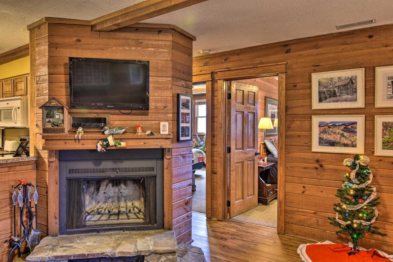 Cozy Cabin With Hot Tub And Smoky Mountain Views! Βίλα Bryson City Εξωτερικό φωτογραφία