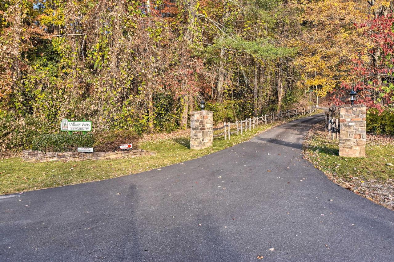 Cozy Cabin With Hot Tub And Smoky Mountain Views! Βίλα Bryson City Εξωτερικό φωτογραφία